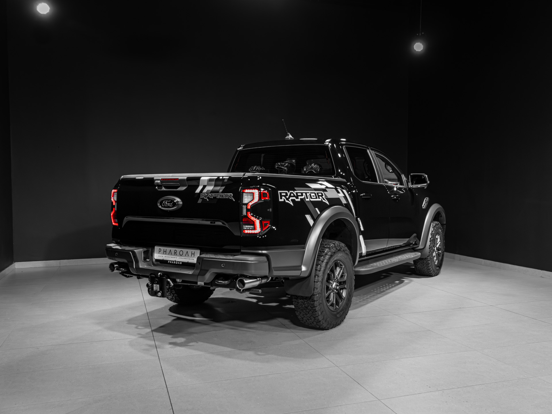 balck raptor 8684