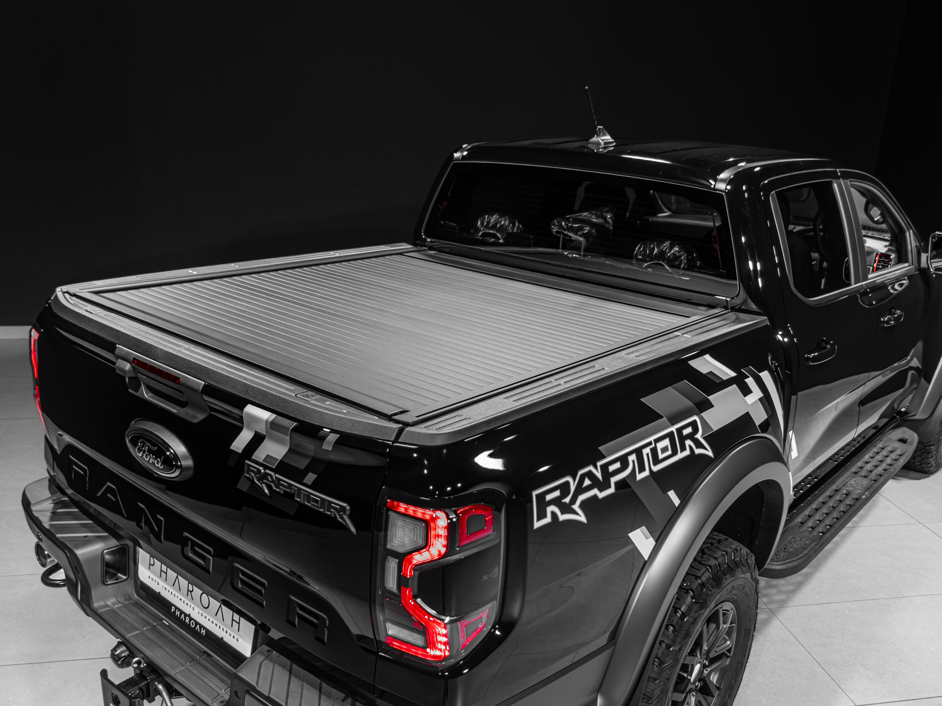 balck raptor 8689