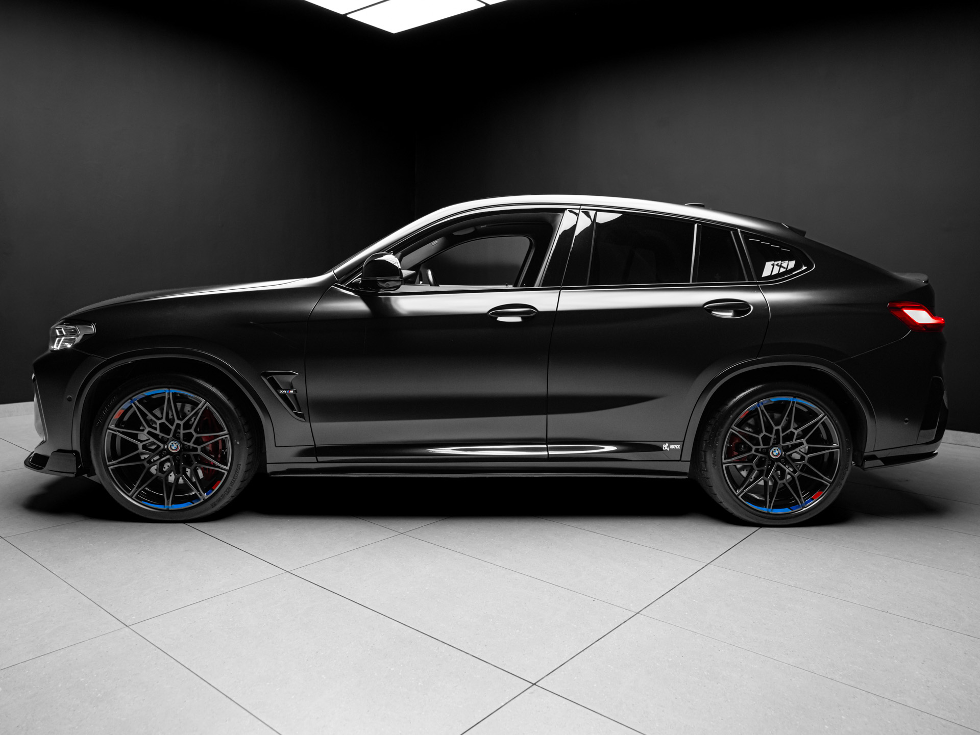 black bmw x4m 2