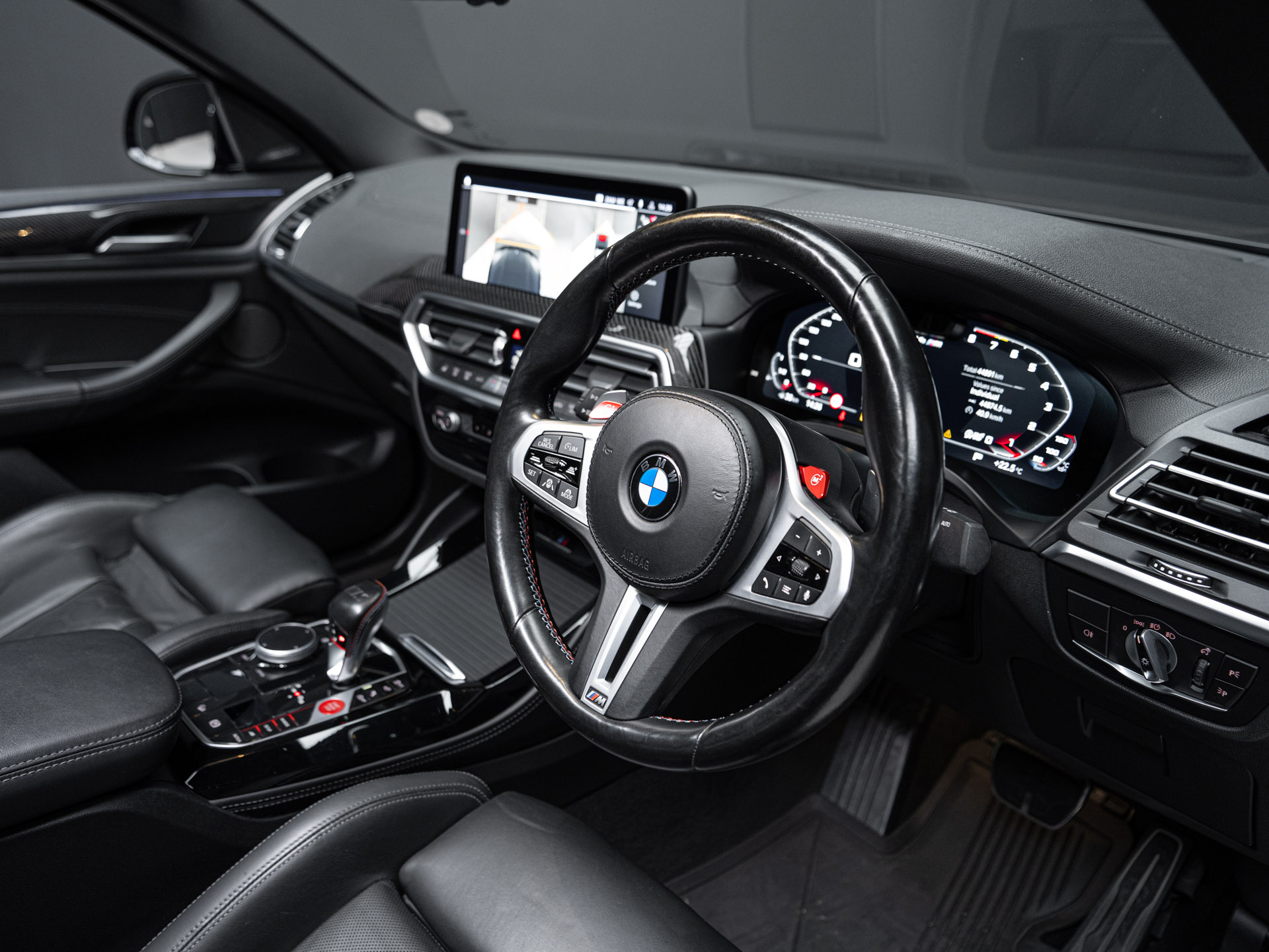 black bmw x4m 20