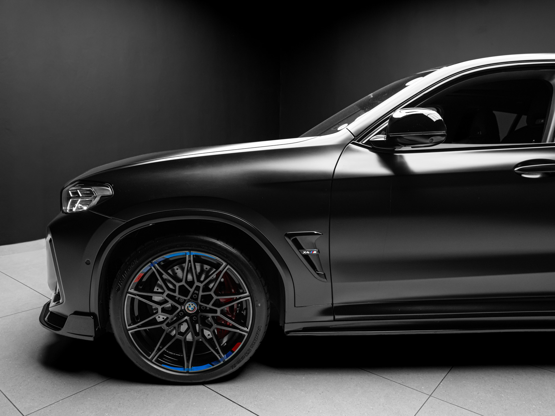 black bmw x4m 3