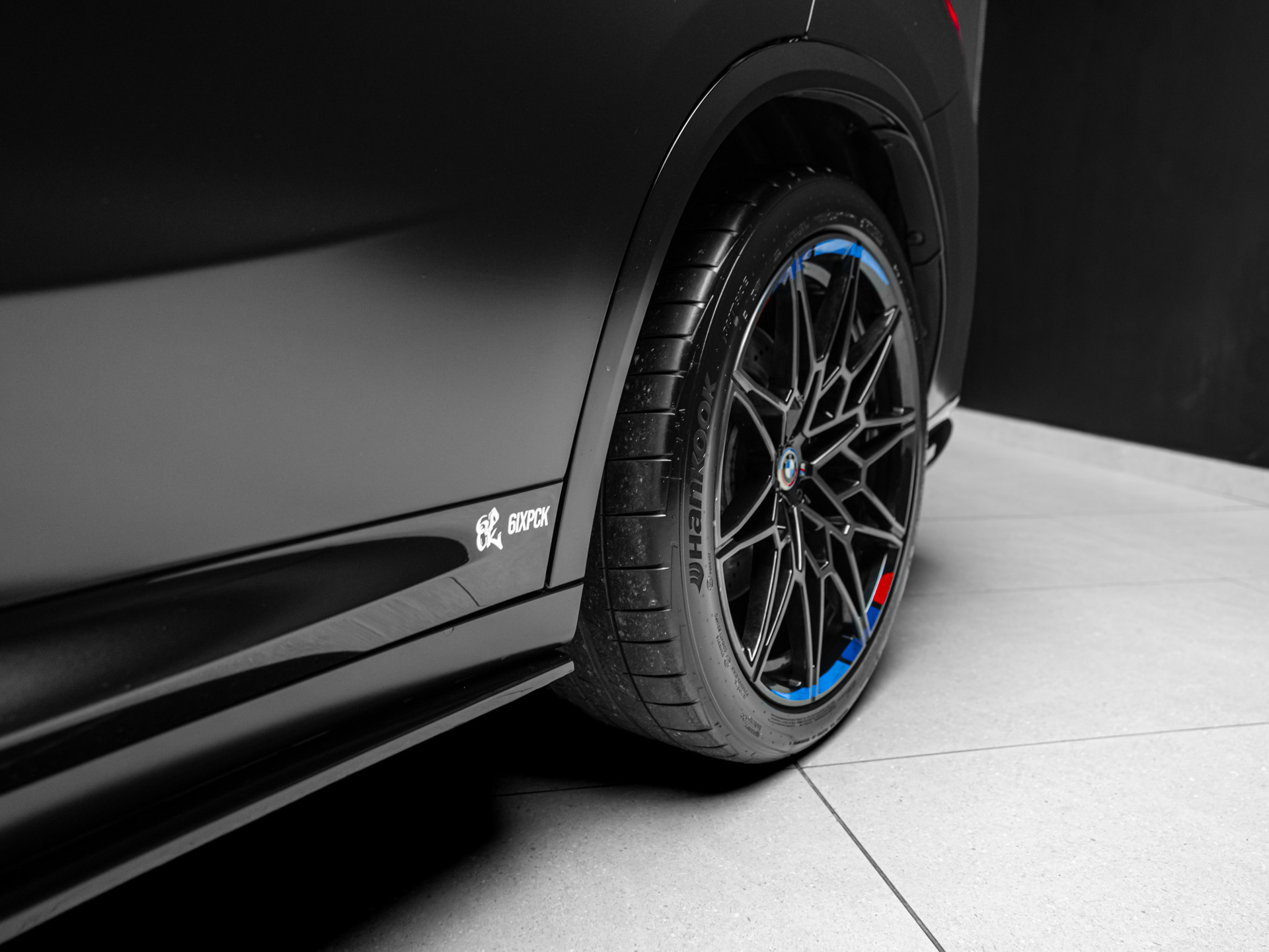 black bmw x4m 5