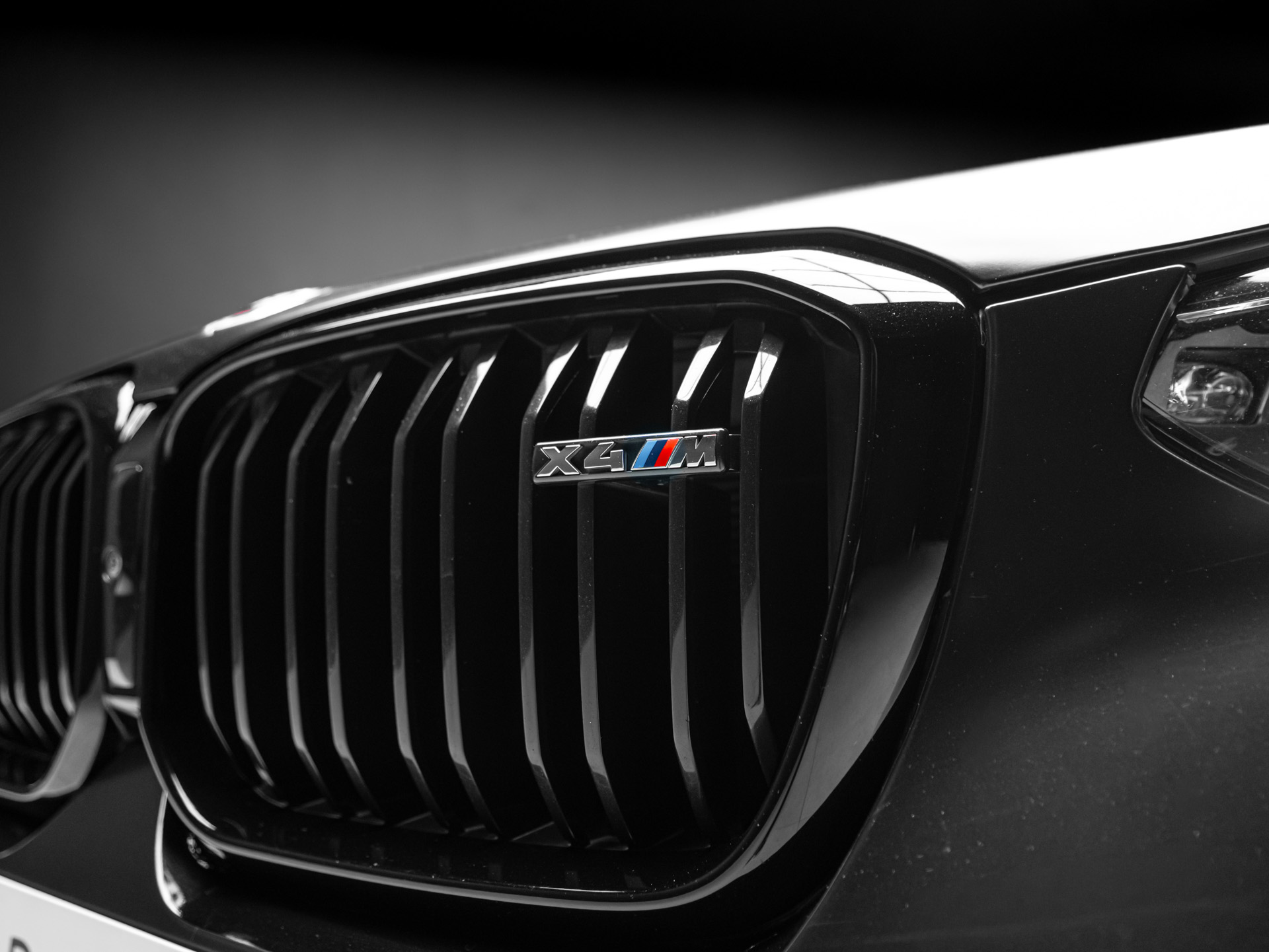 black bmw x4m 9