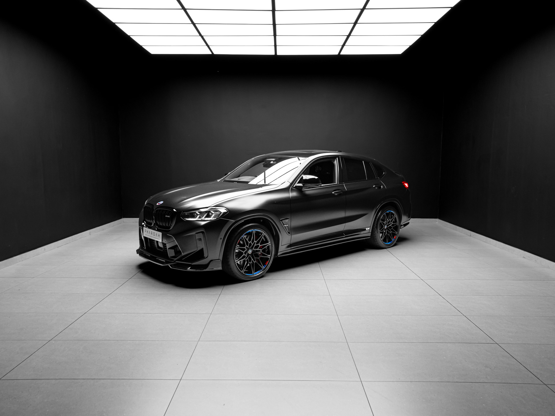 black bmw x4m
