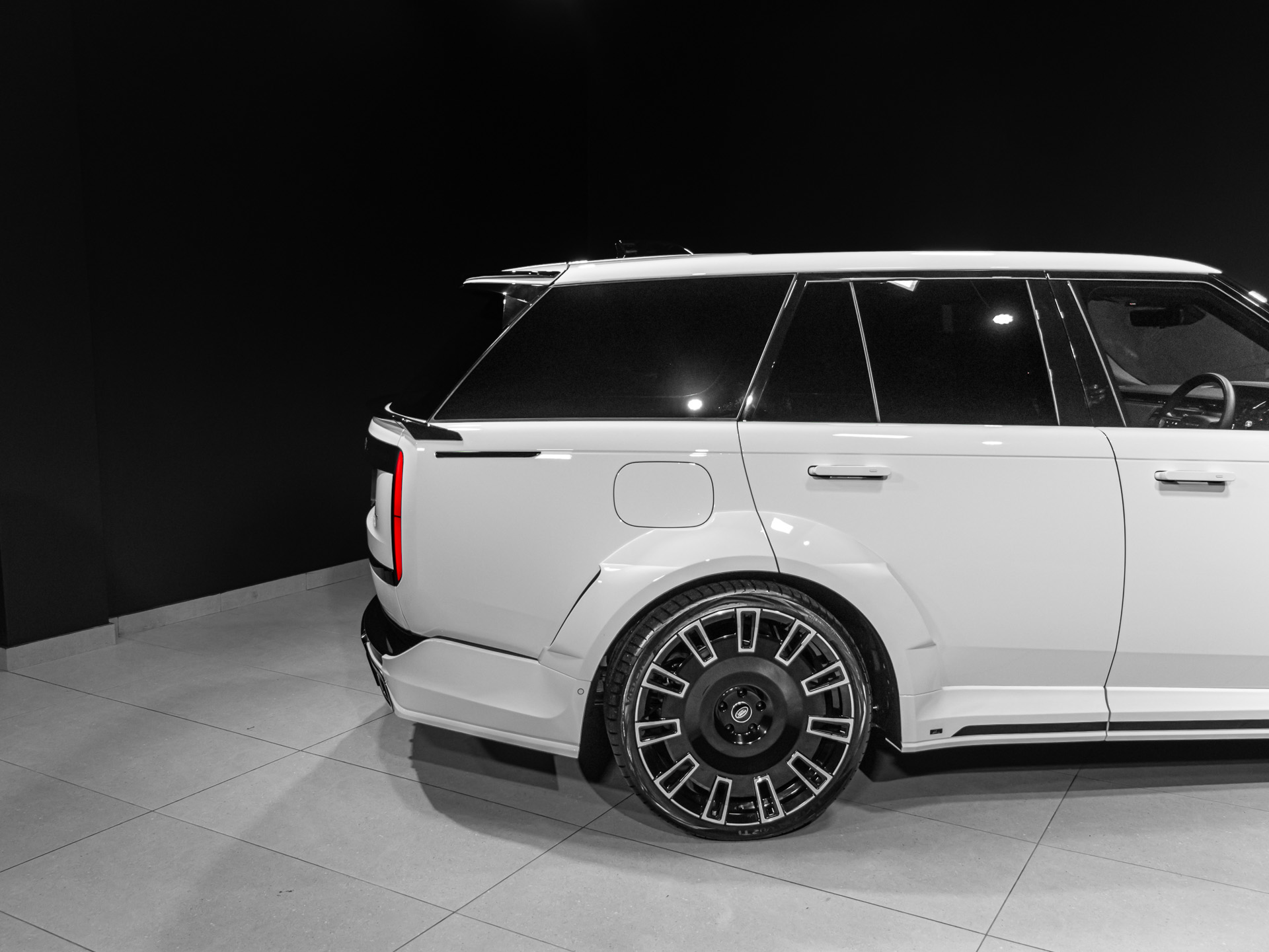 white big body 8613