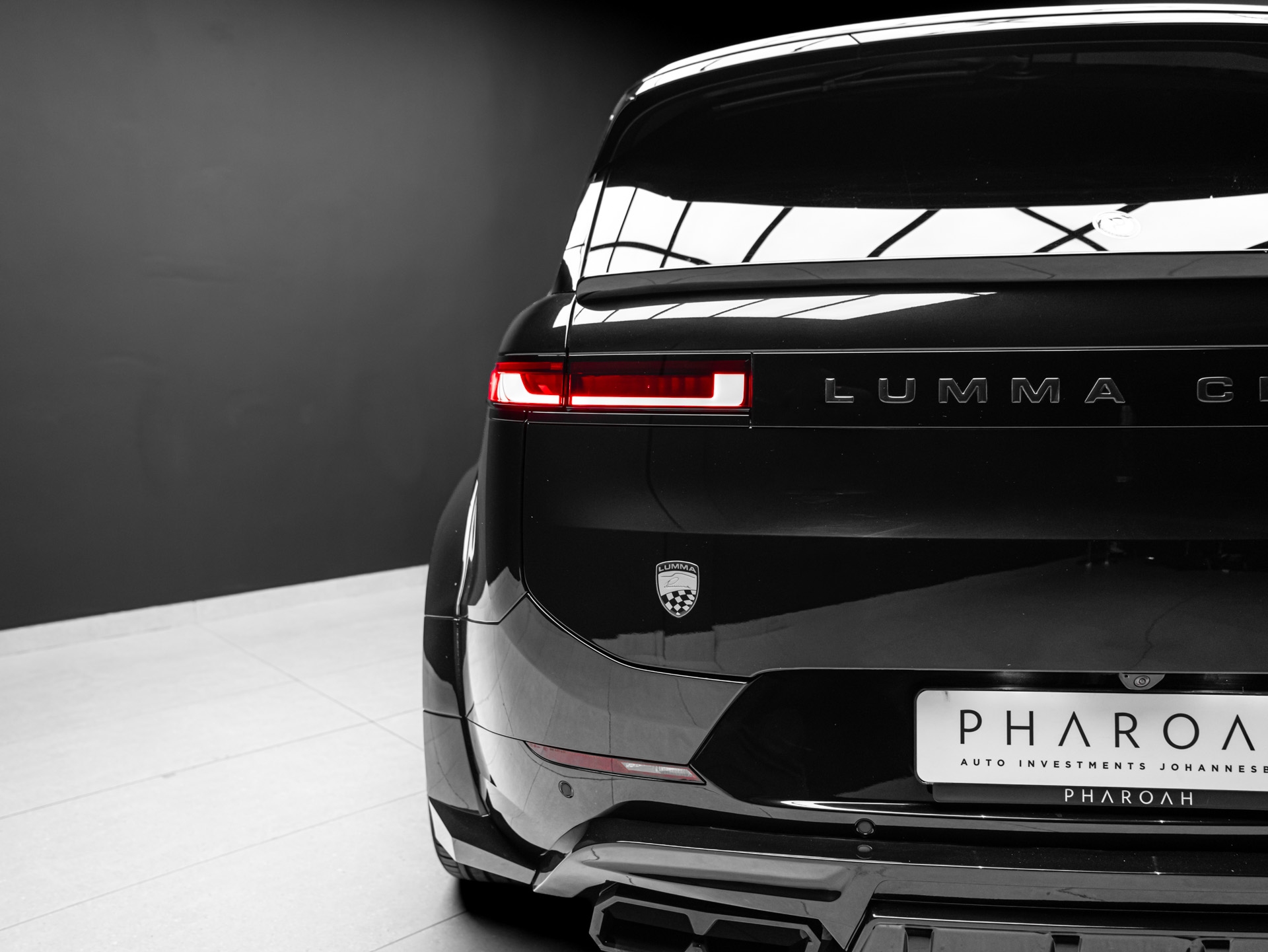 black range rover lumma 15
