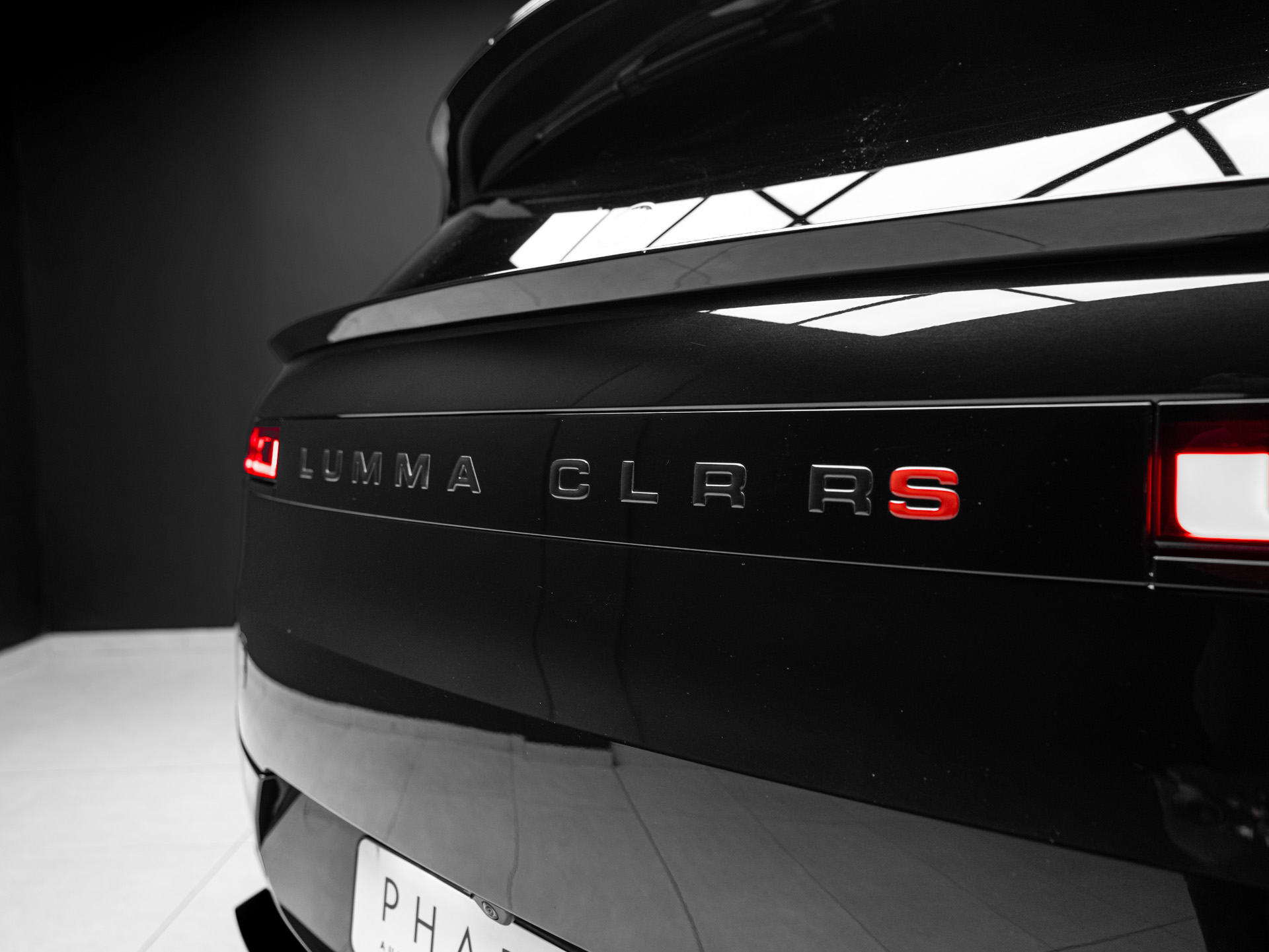 black range rover lumma 16