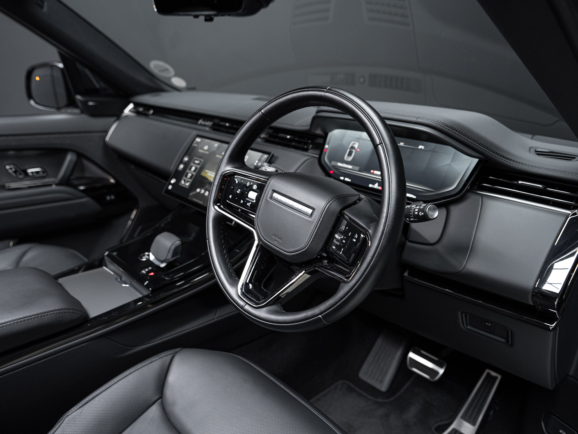 black range rover lumma 19