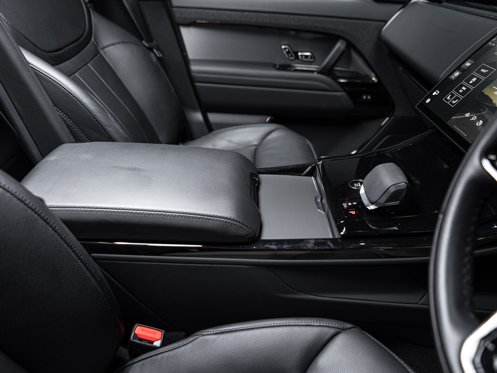 black range rover lumma 20