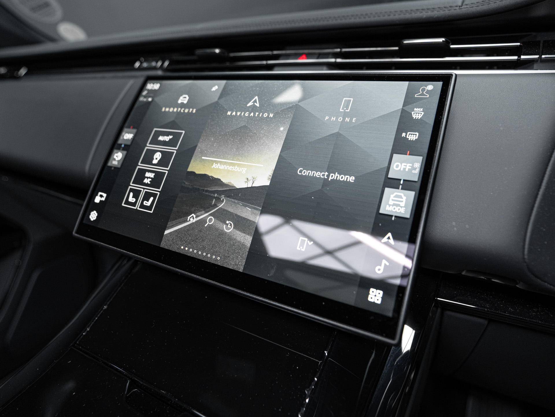 black range rover lumma 23