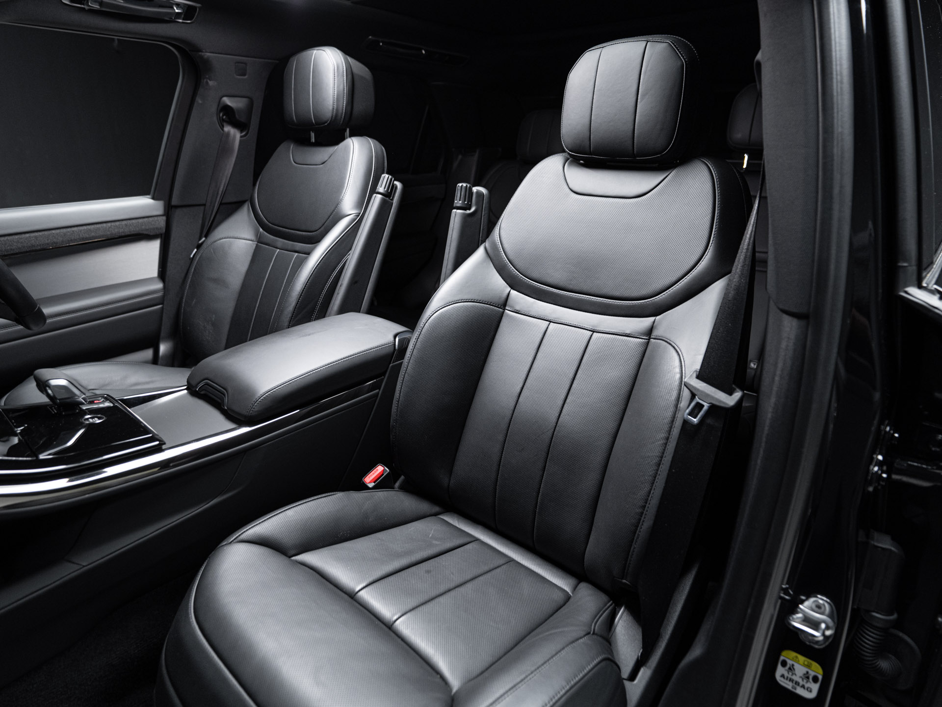 black range rover lumma 26
