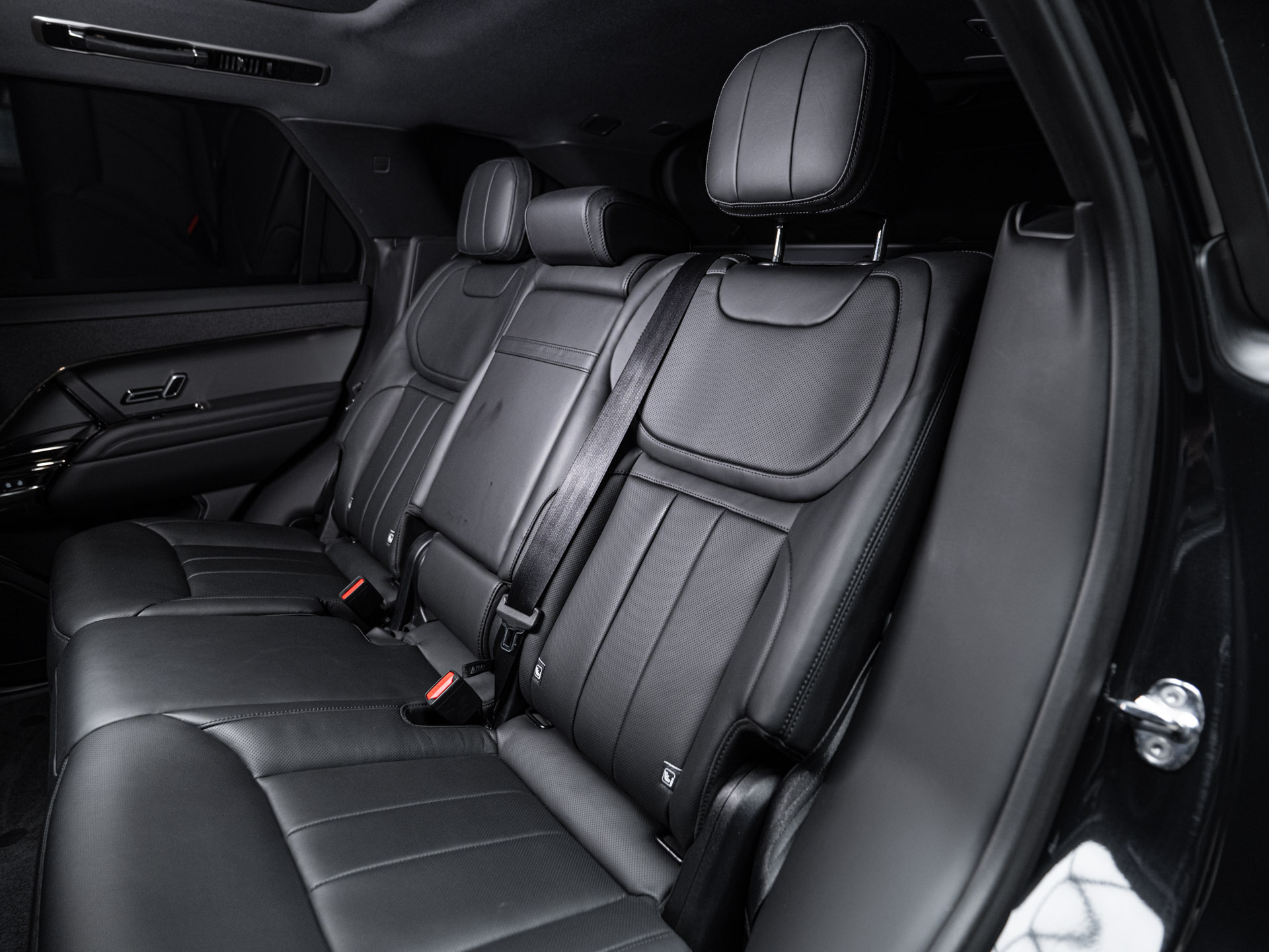black range rover lumma 28