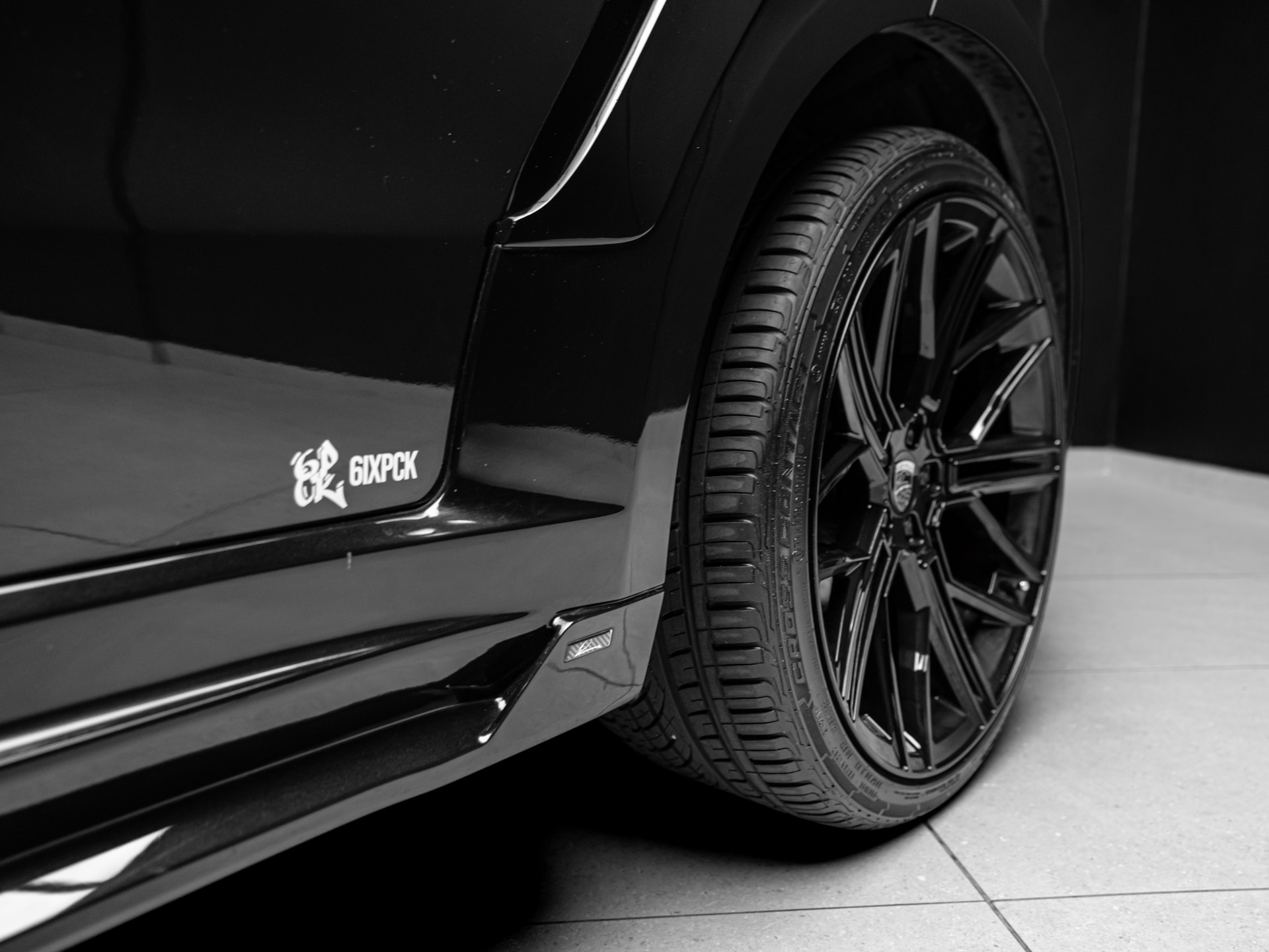 black range rover lumma 6