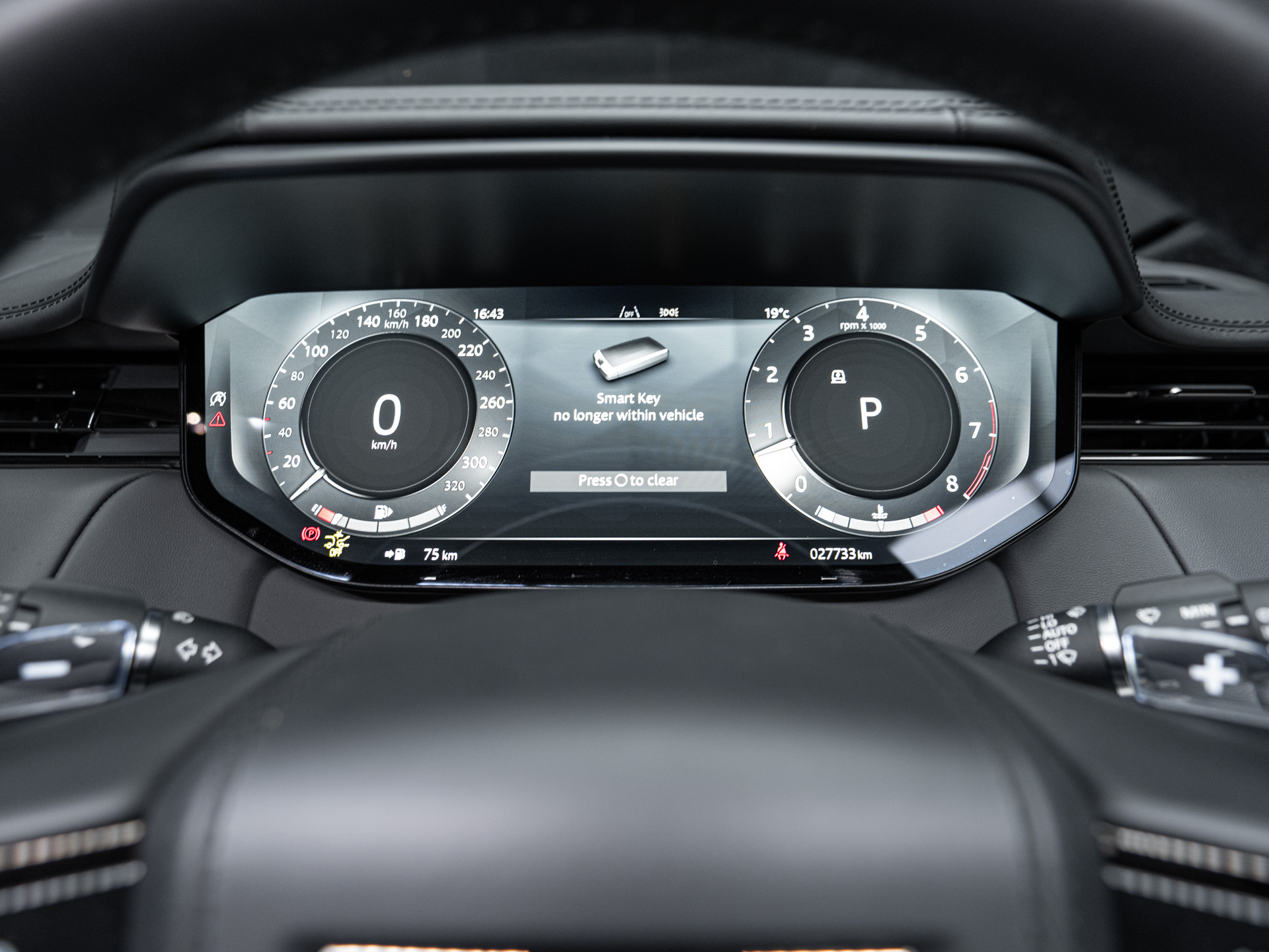 black range rover sv 21