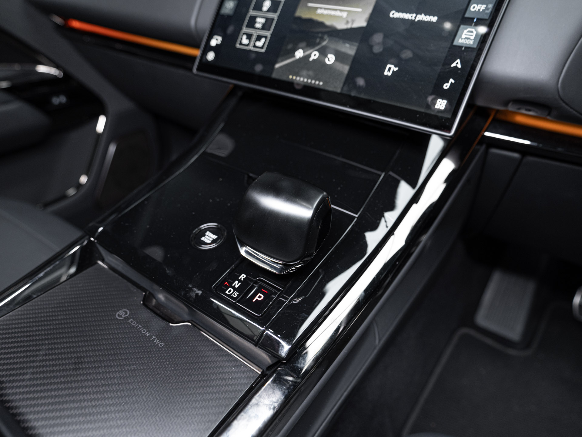 black range rover sv 23