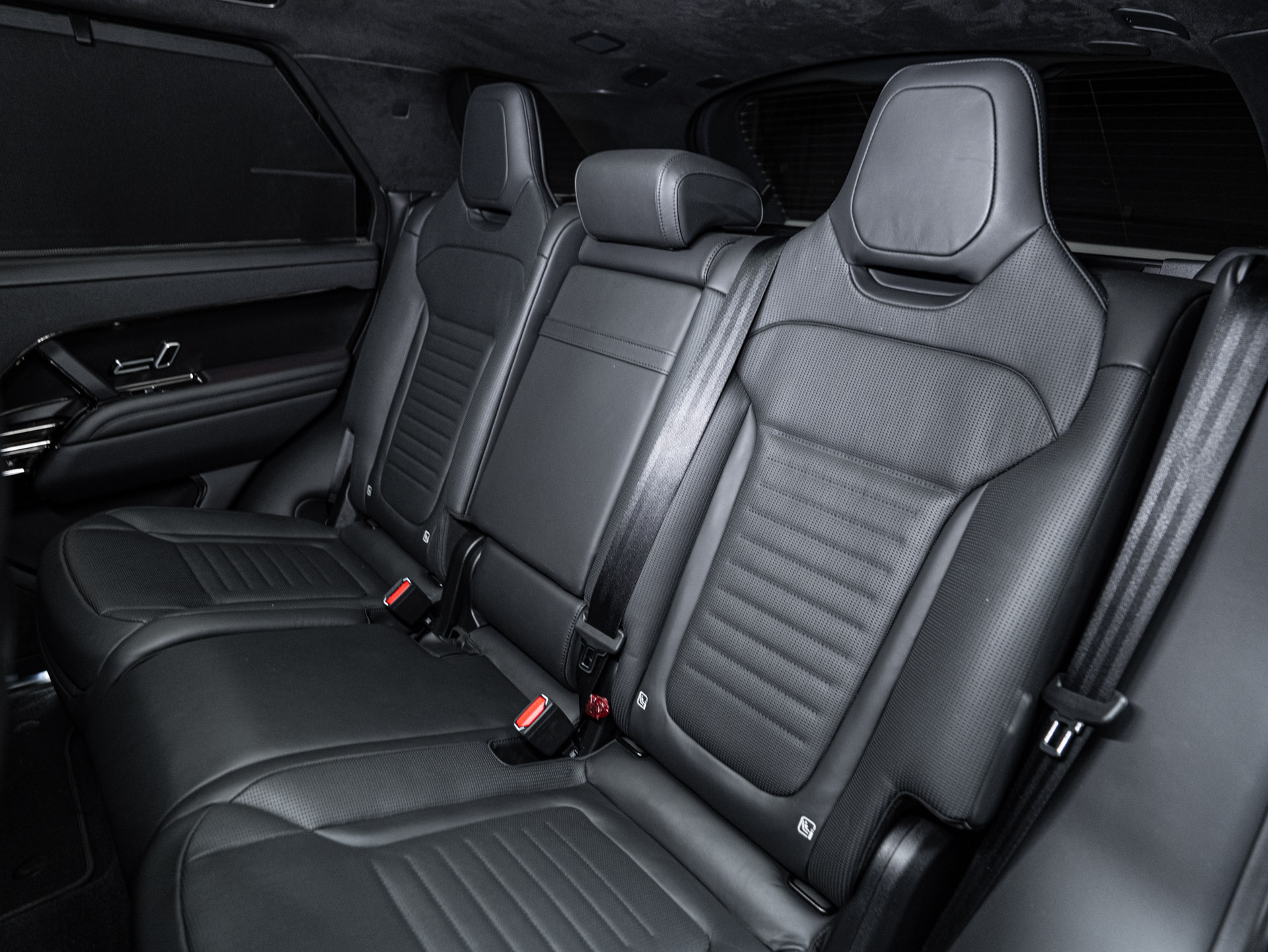 black range rover sv 28