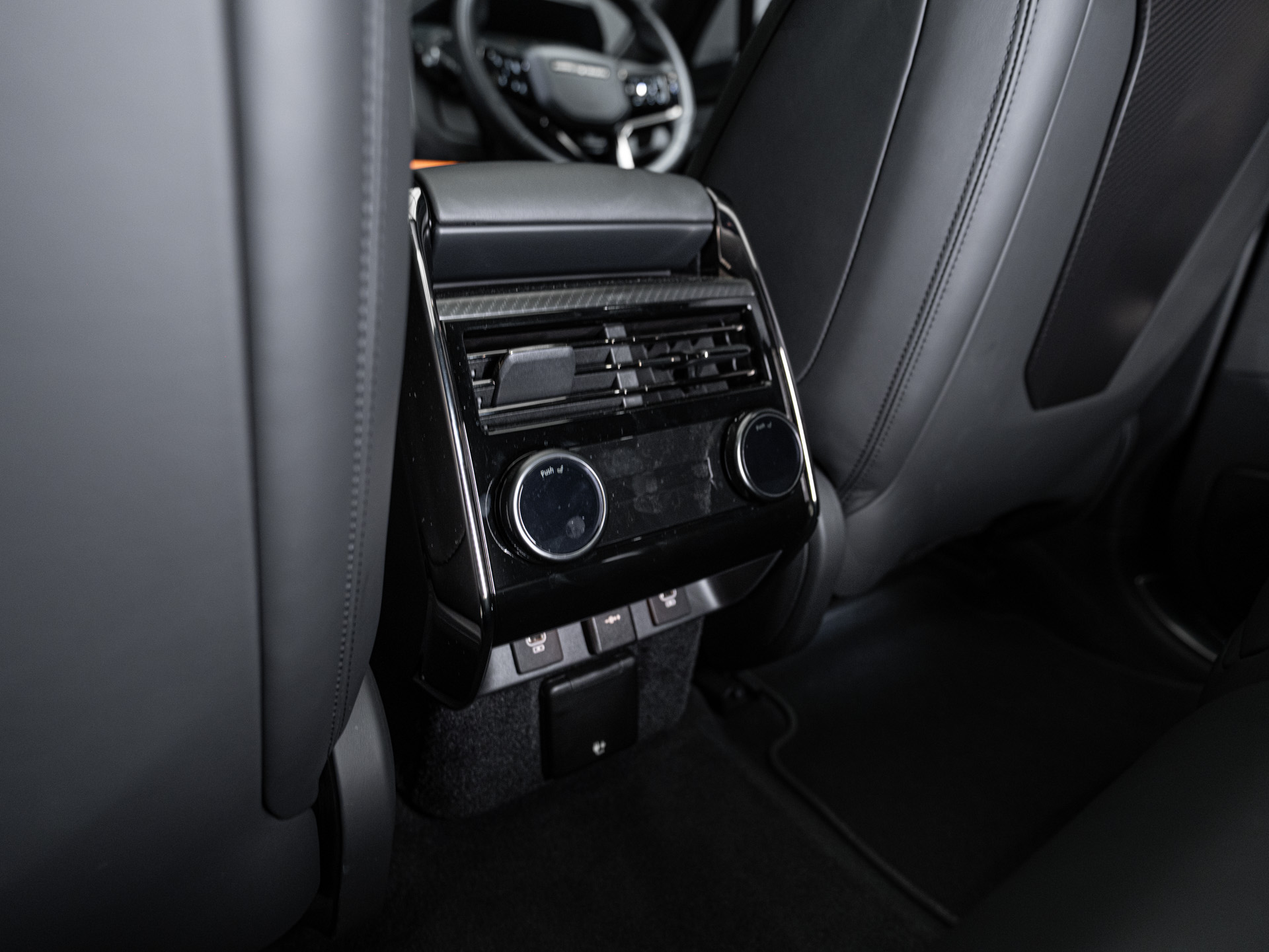 black range rover sv 30