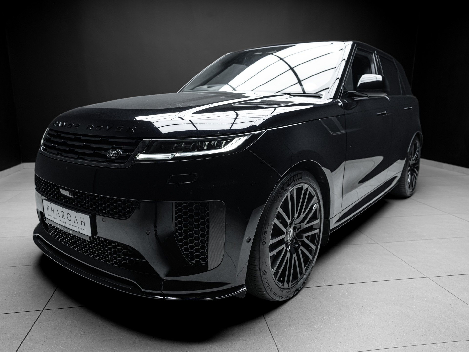 black range rover sv 8