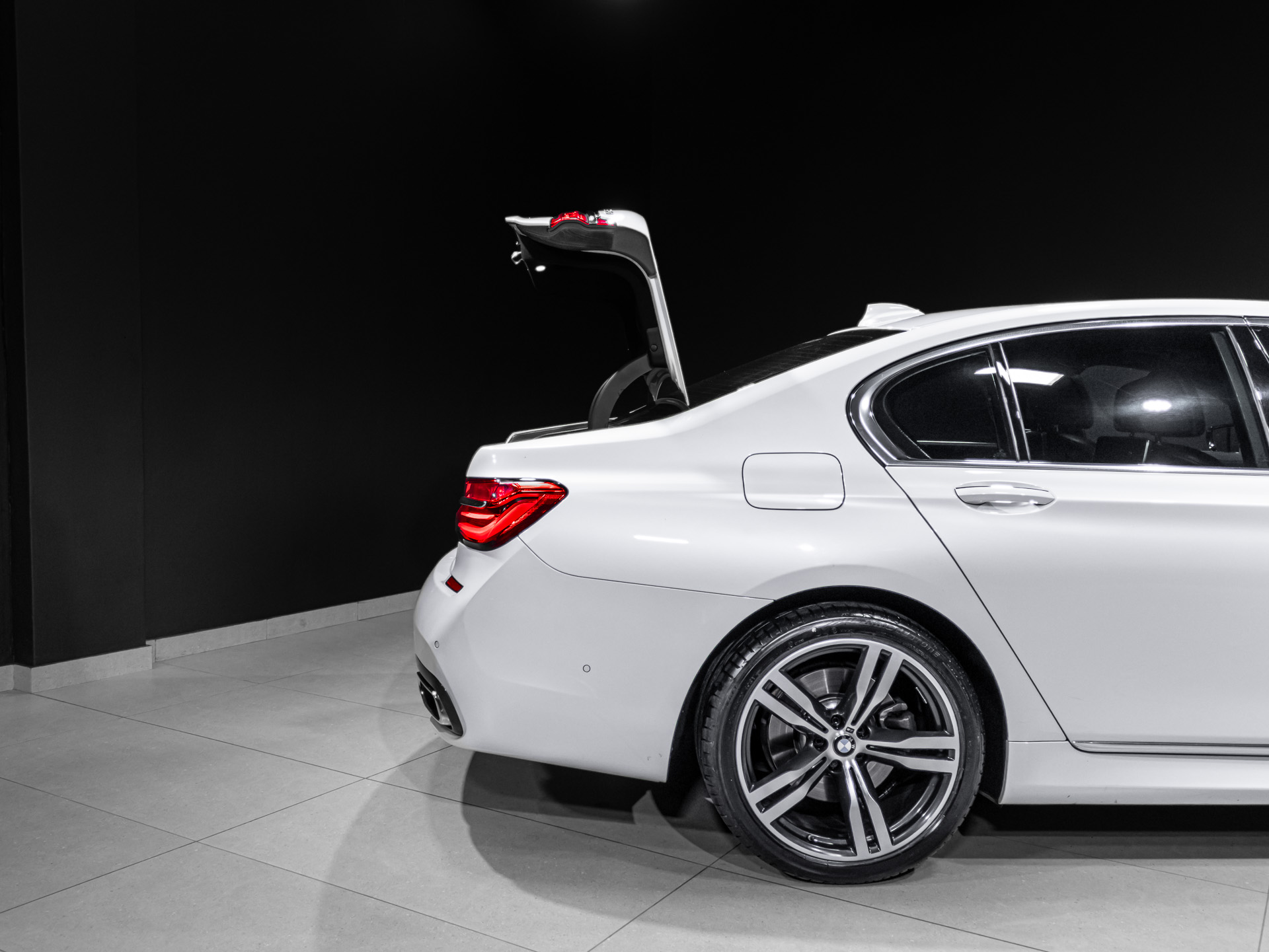 bmw 740i 4694