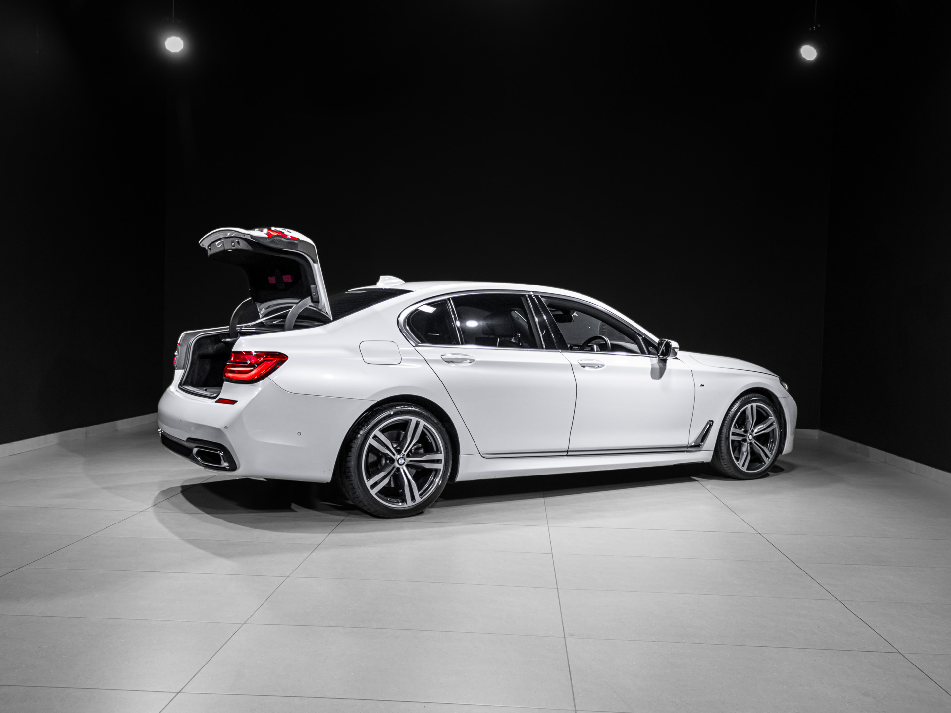 bmw 740i 4697