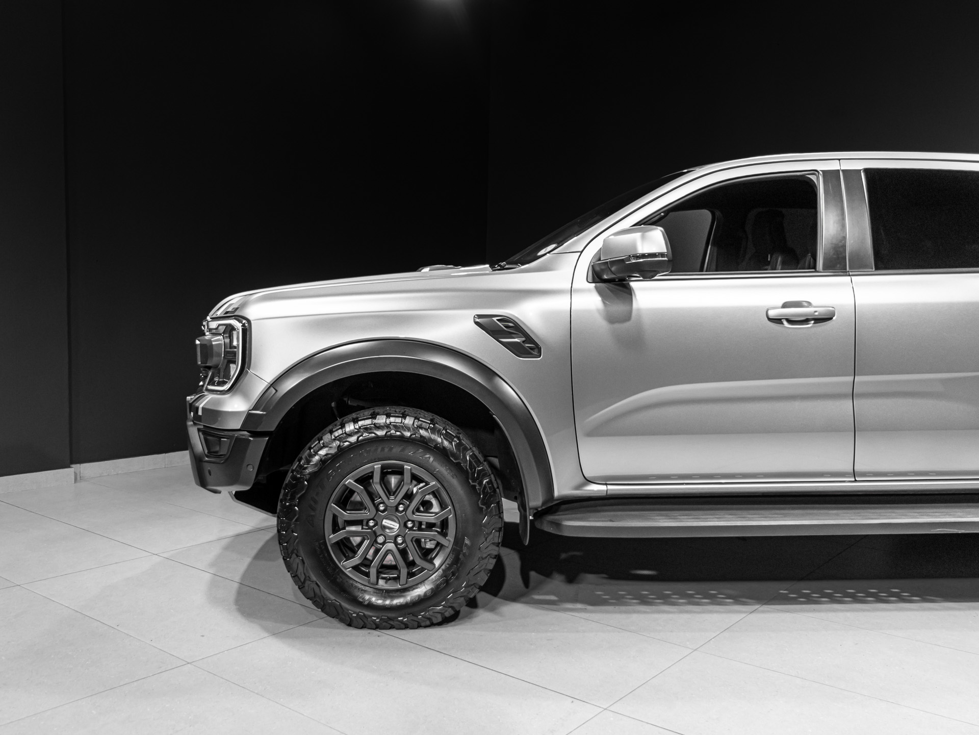 silver raptor 2347