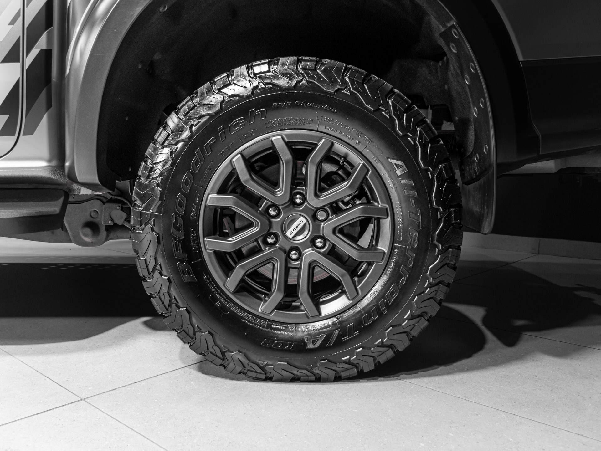 silver raptor 2361