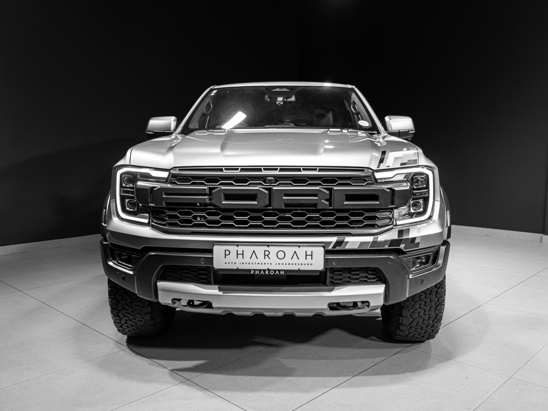 silver raptor 2372