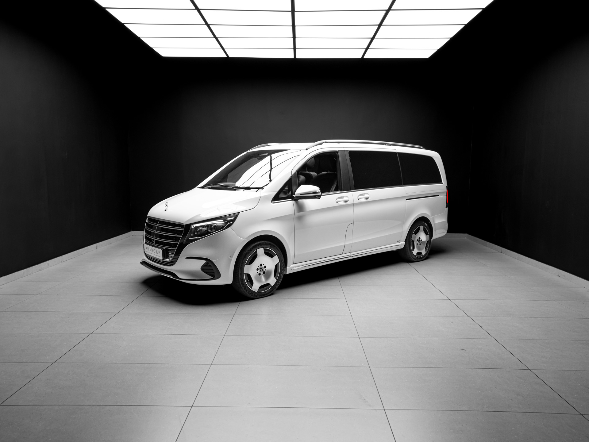 white merc v300d