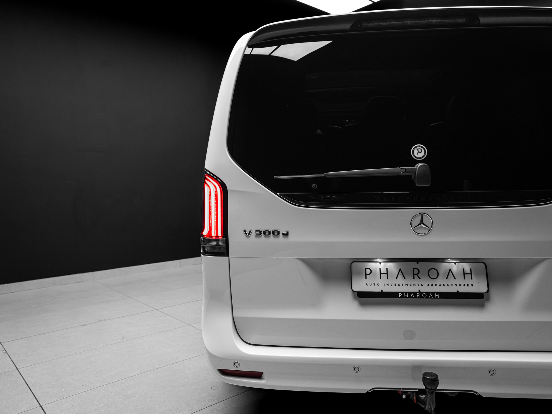 white merc v300d 15