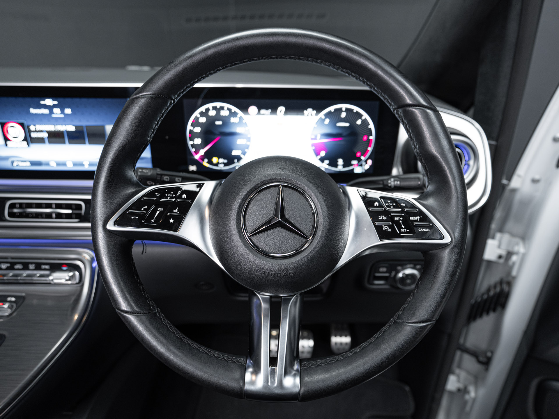 white merc v300d 21