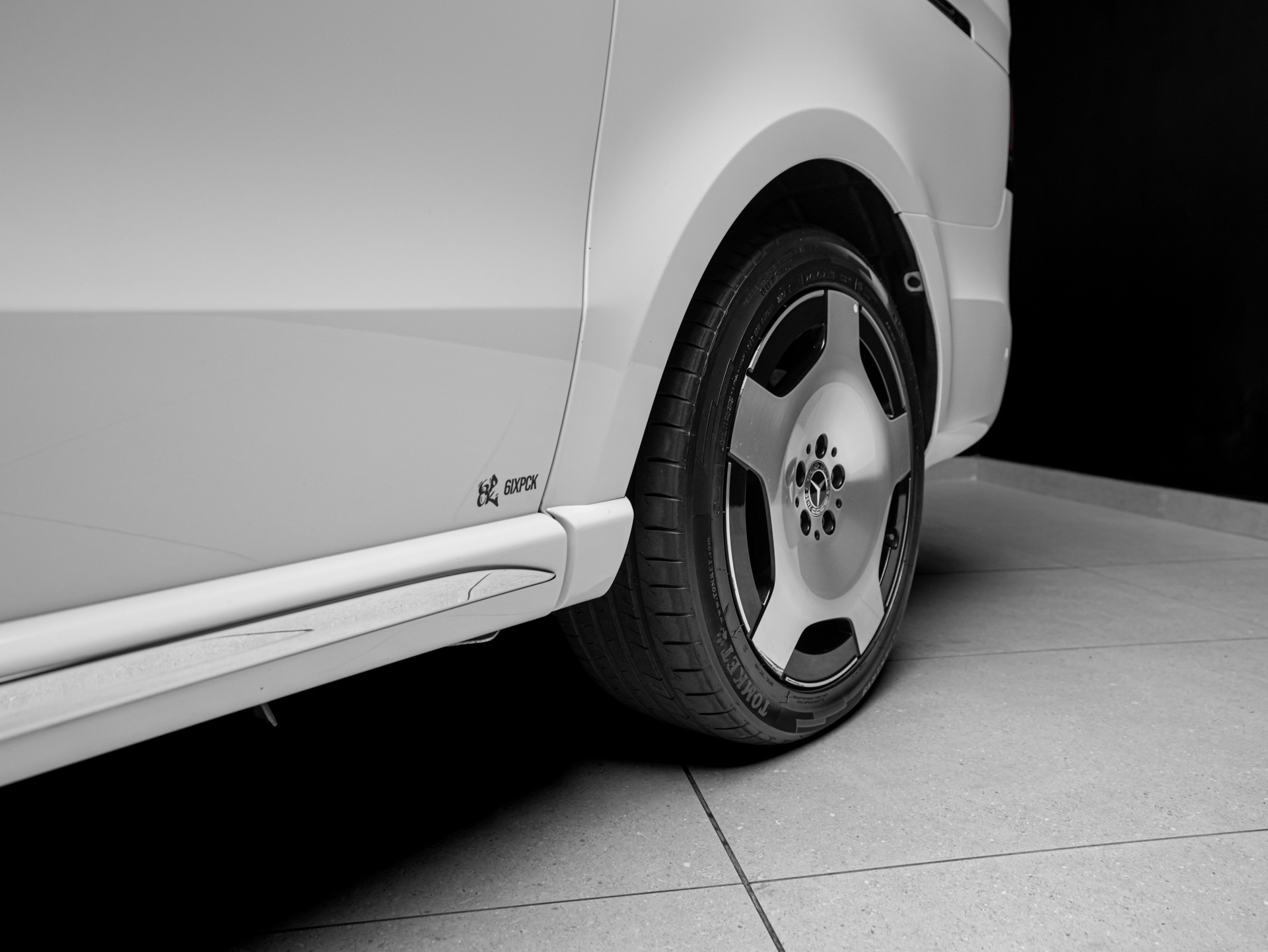 white merc v300d 3