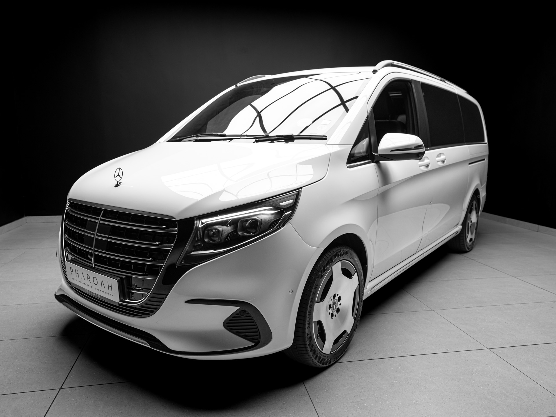 white merc v300d 5