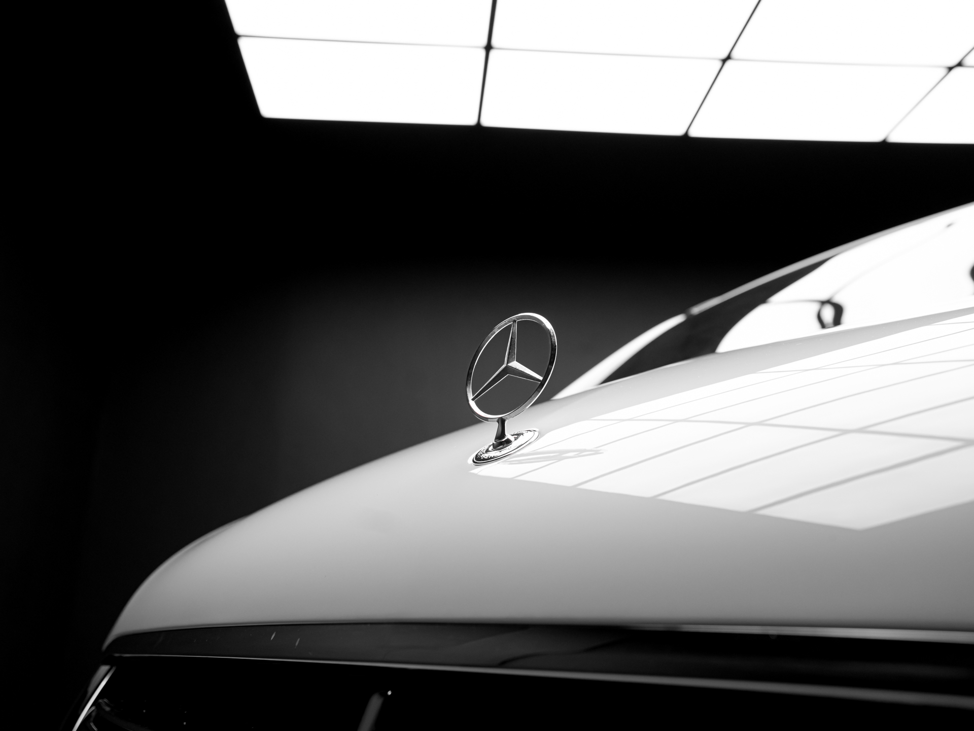white merc v300d 9