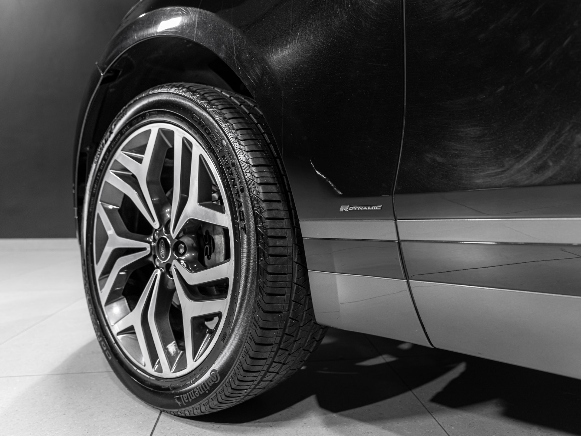 black velar 2716