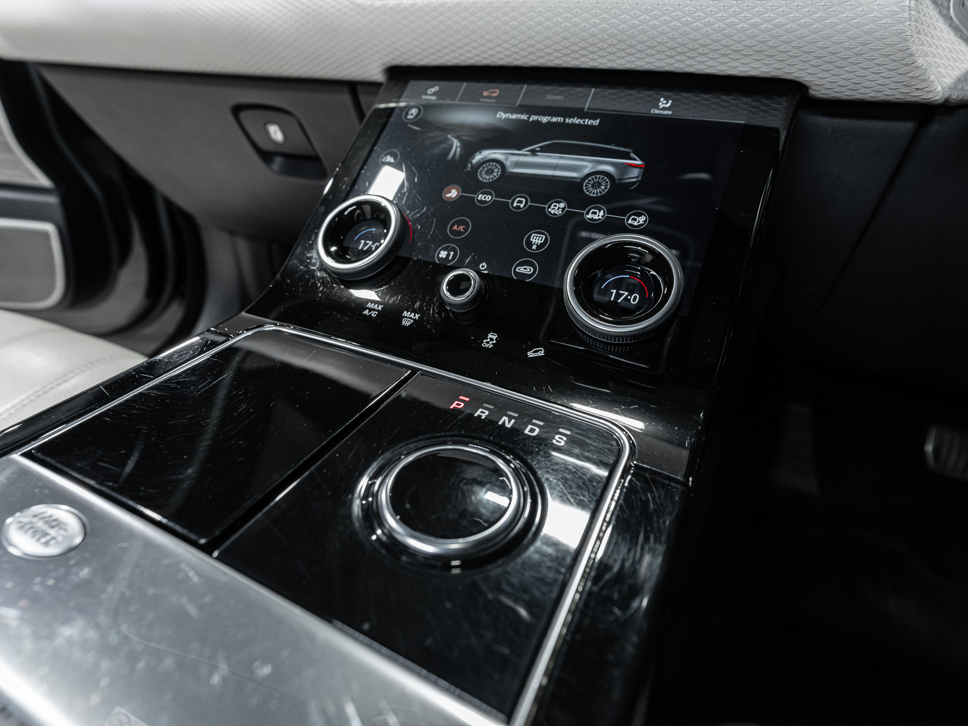black velar 2733