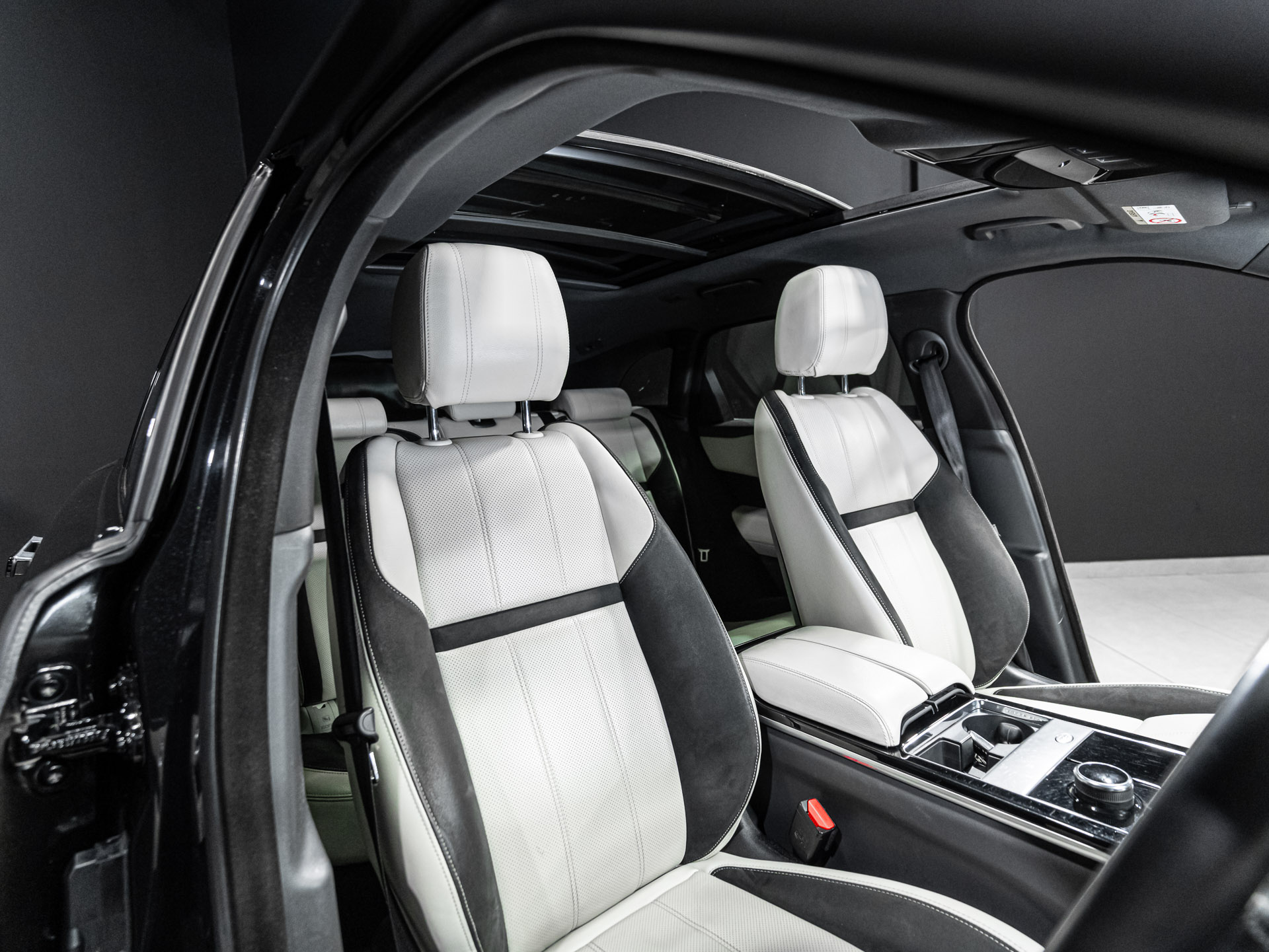 black velar 2749