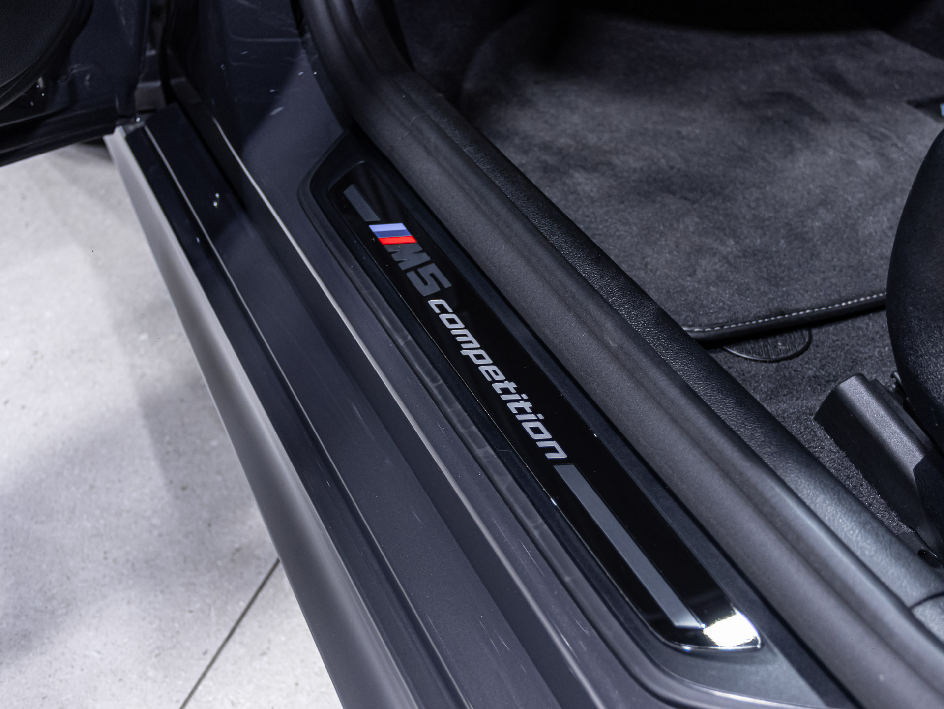 m5 comp grey 8144