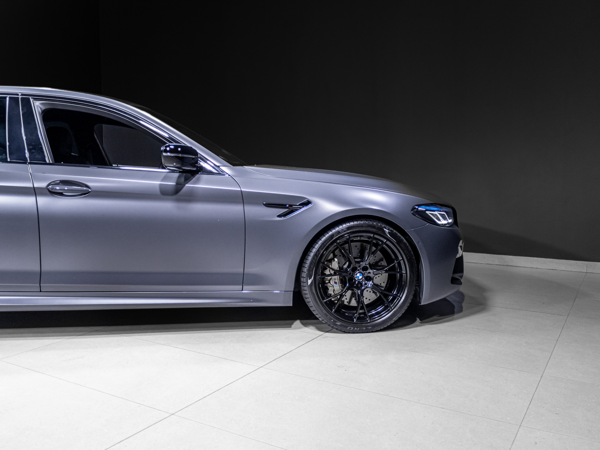 m5 comp grey 8209