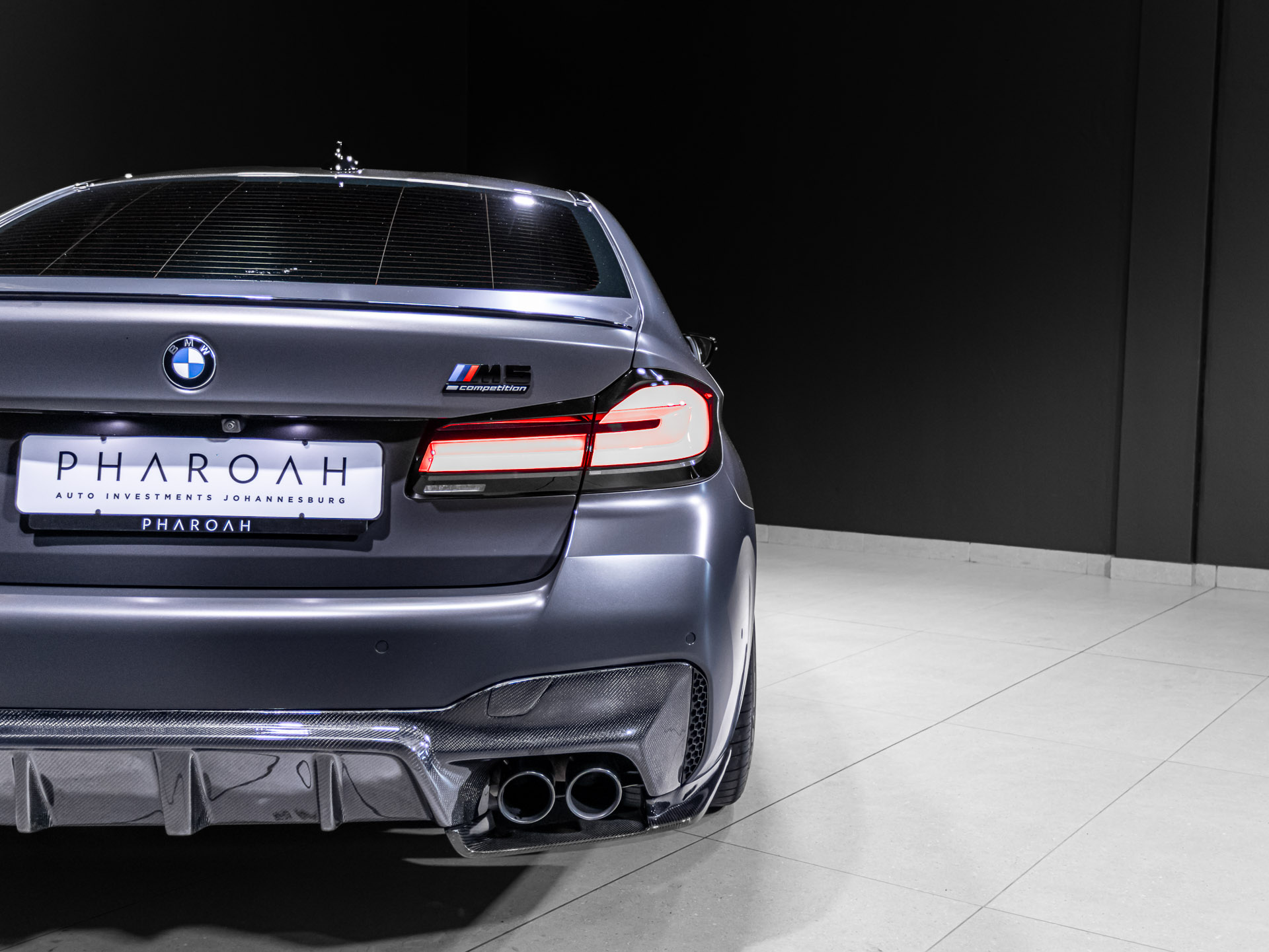 m5 comp grey 8223