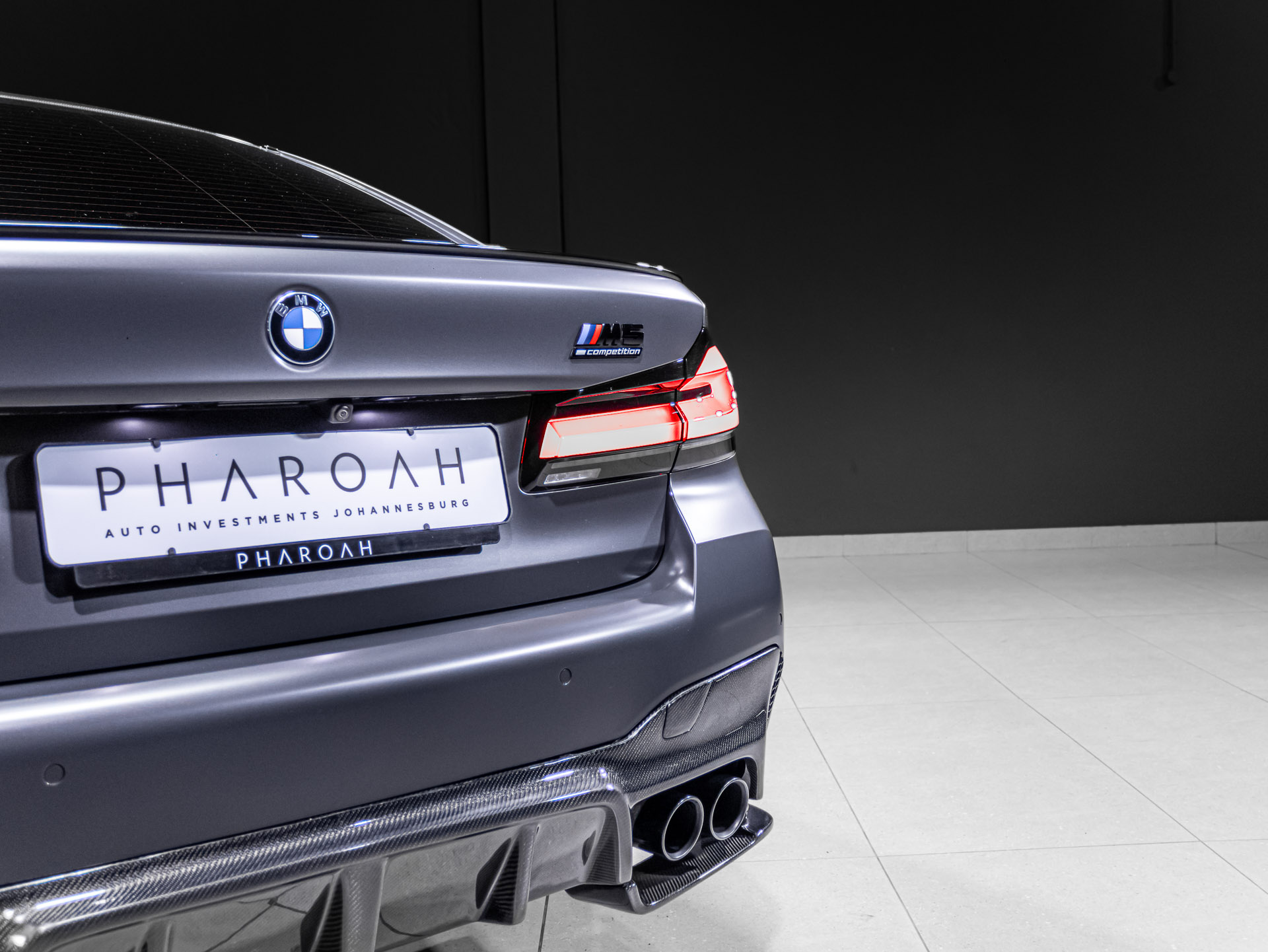 m5 comp grey 8245