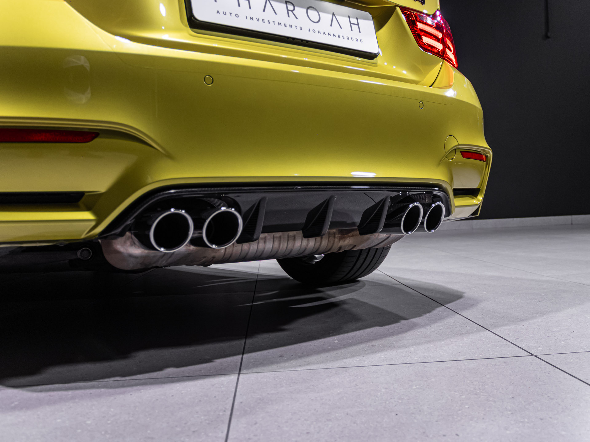 yellowm4 7896