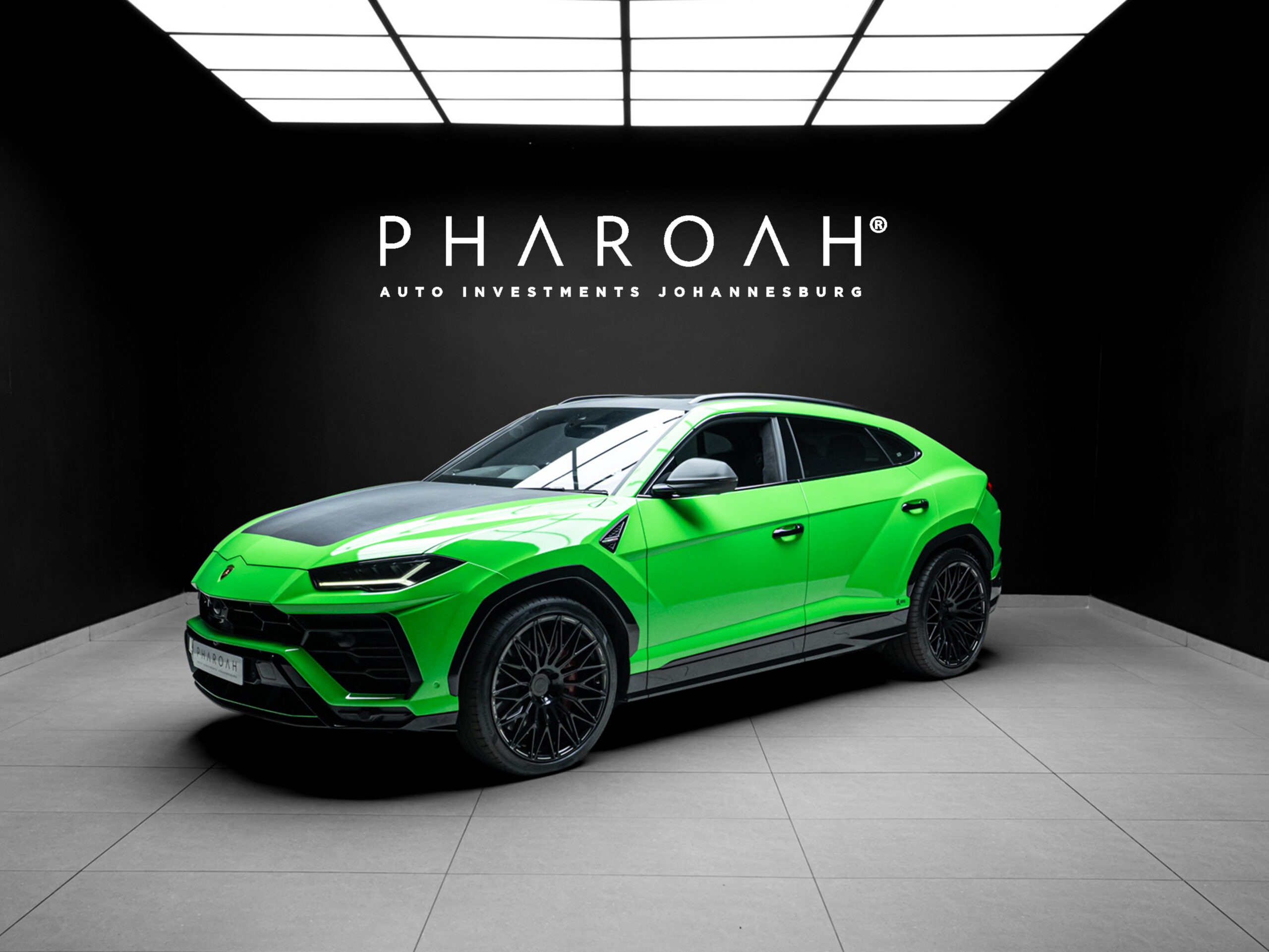 green lamborghini urus cover