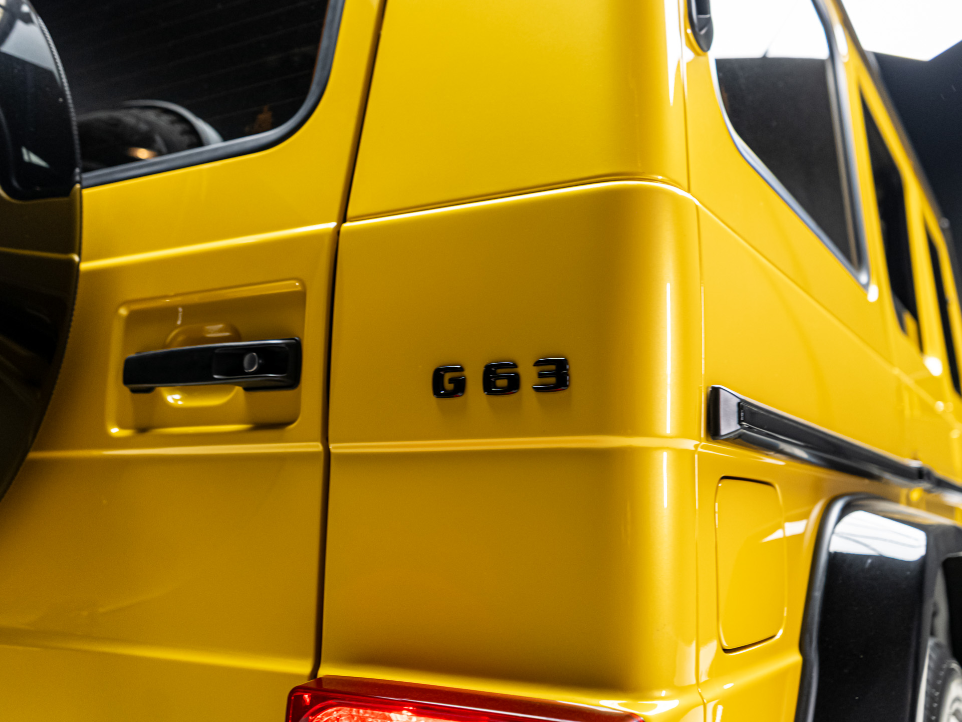 yellow g 9348