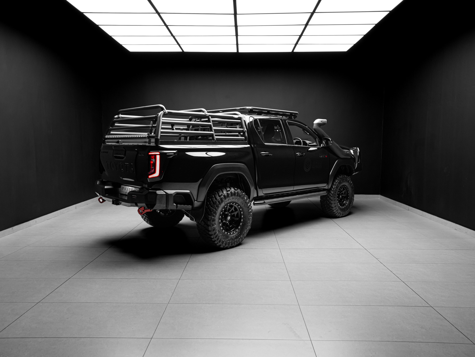 black toyota hilux 15