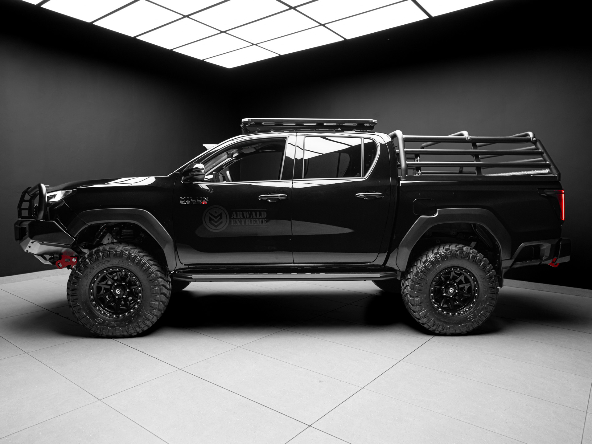 black toyota hilux 2