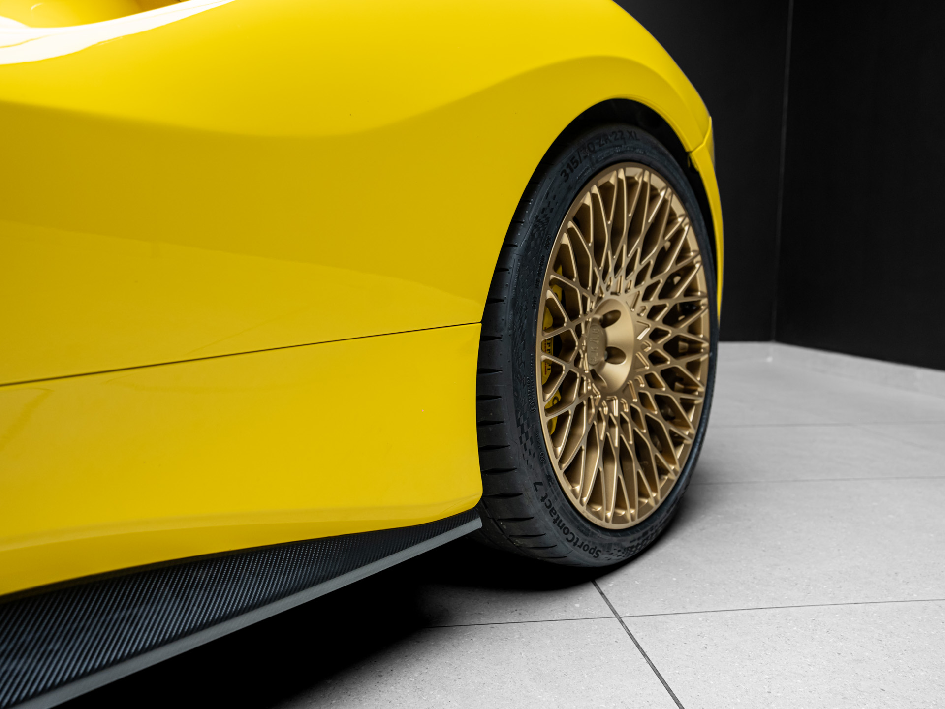 ferrari 488 yellow 6
