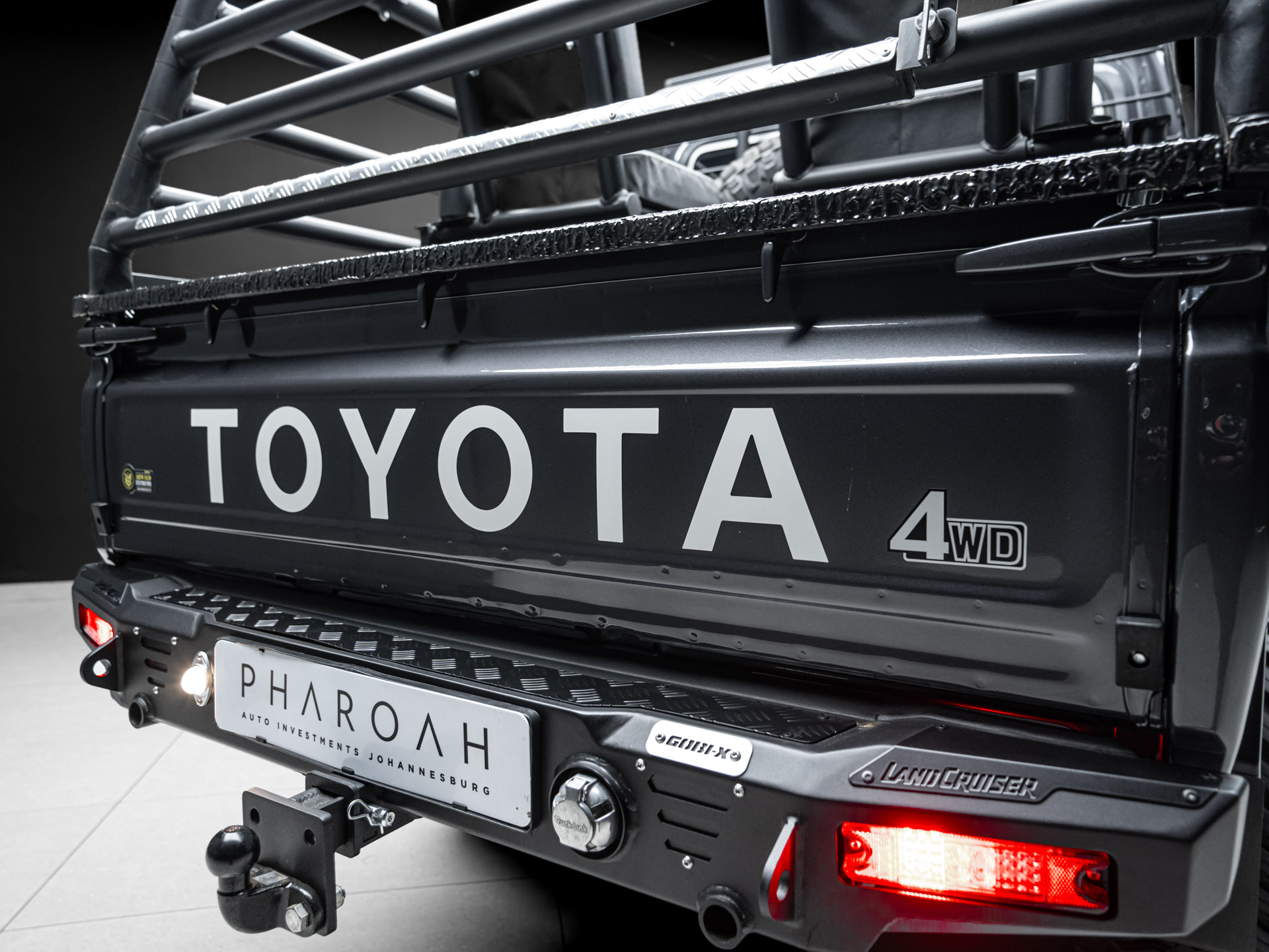 grey land cruiser cattle rail 19
