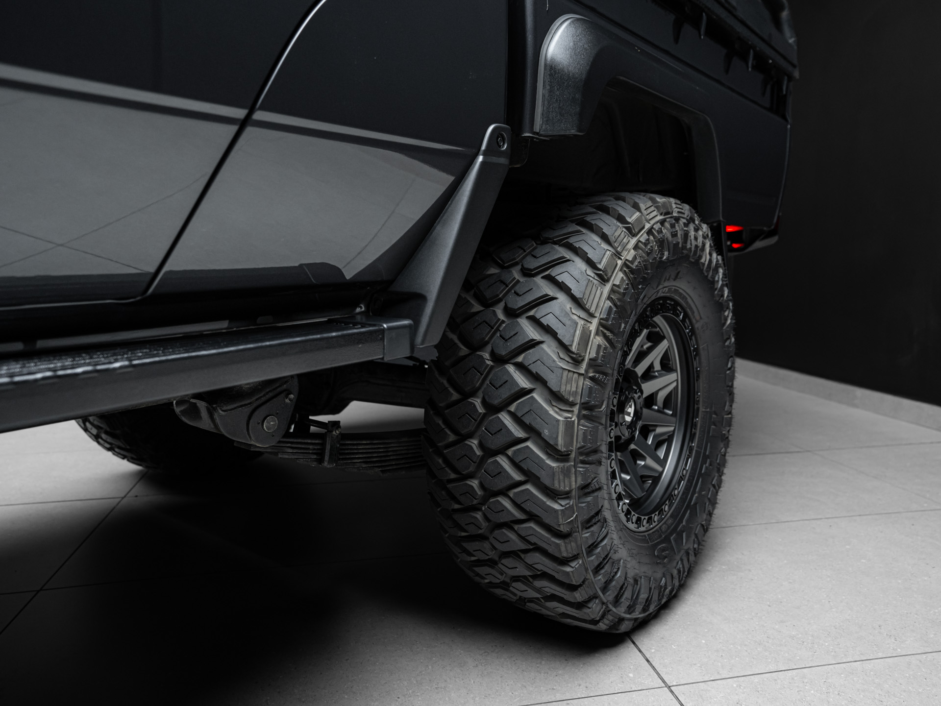 grey land cruiser cattle rail 6