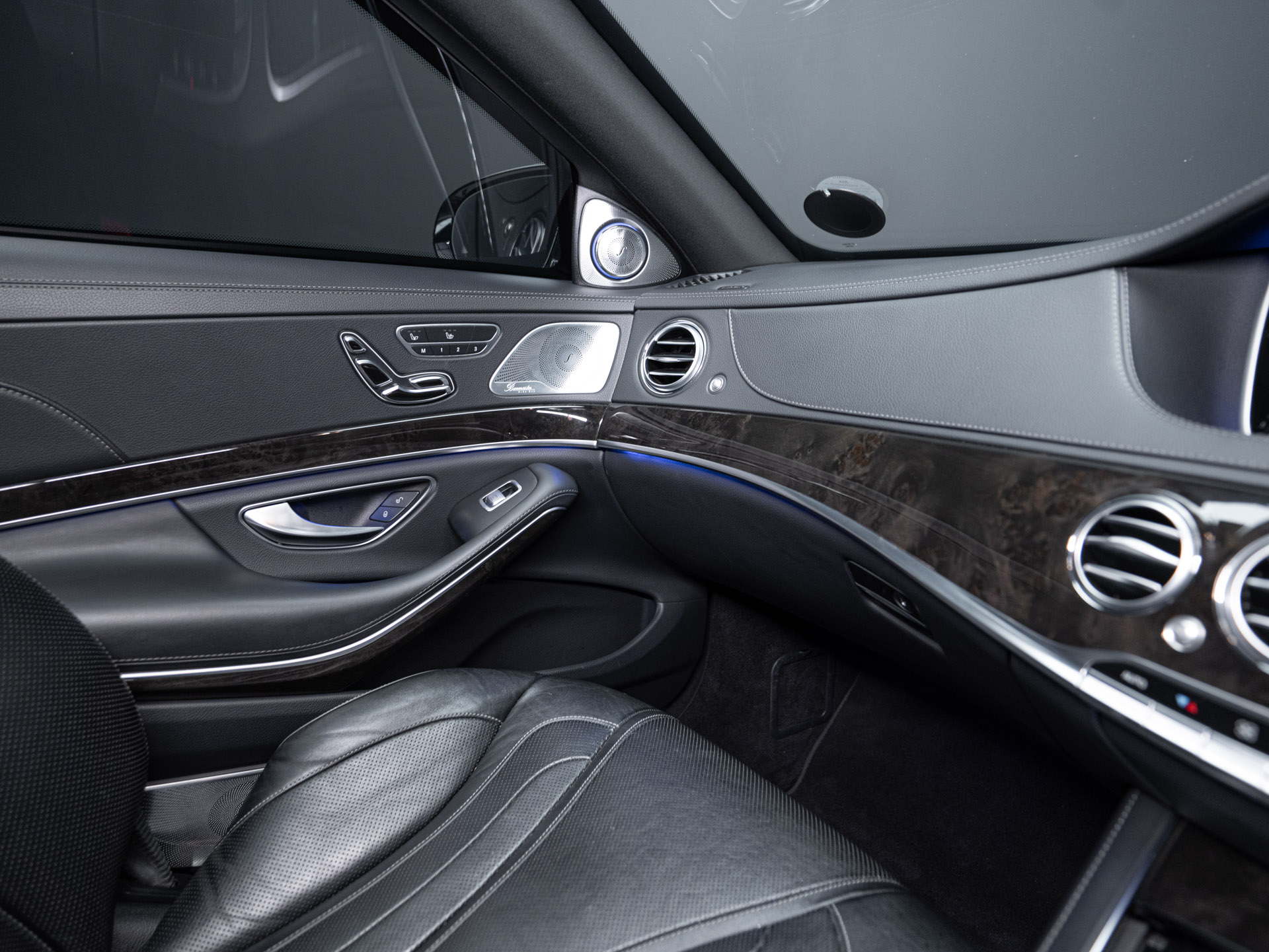 grey mercedes s63 25