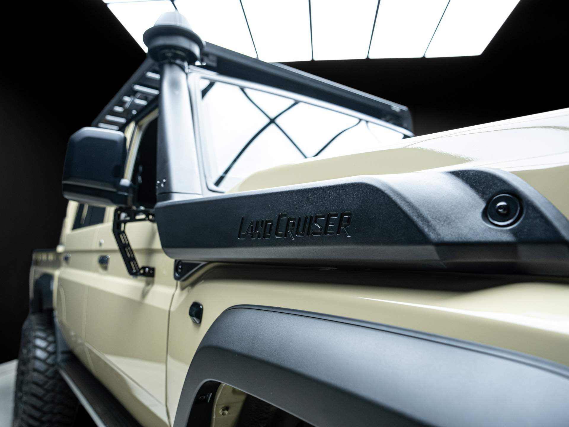 tan land cruiser 79 12